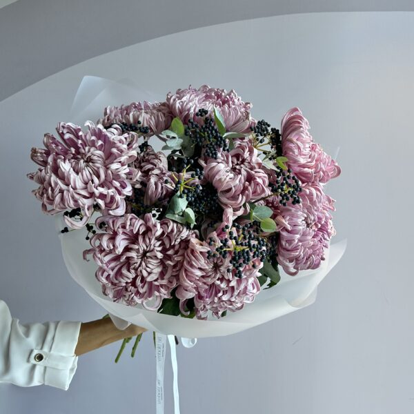 "Mauve Elegance" Mono-Bouquet